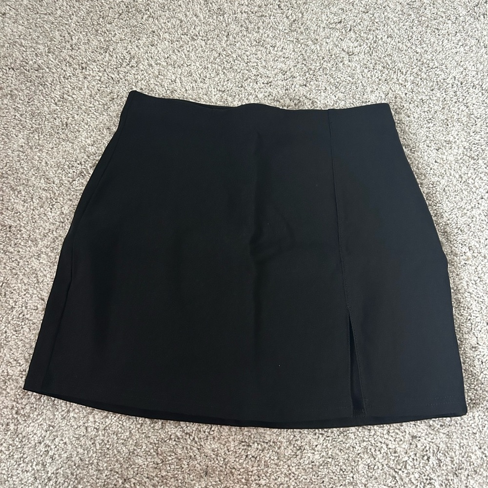 NEVER WORN Black Skirt
